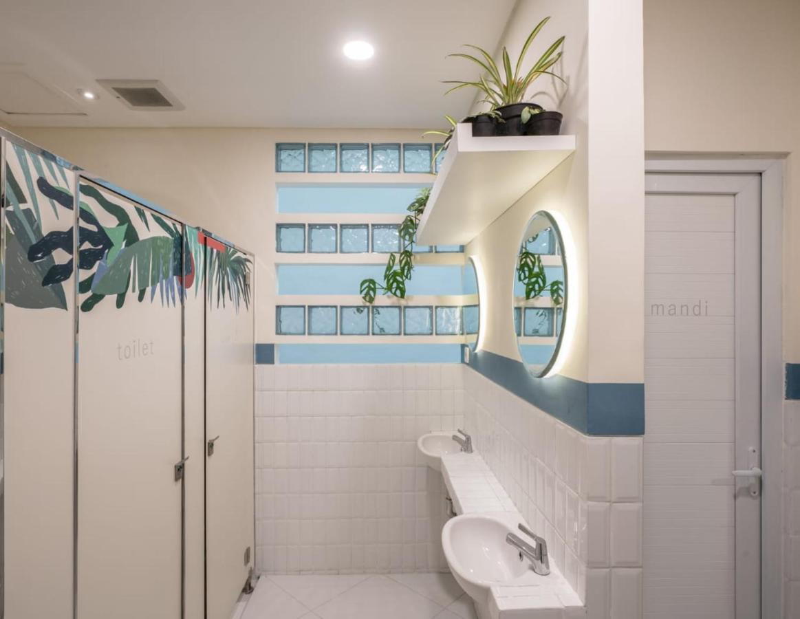 Temmu Co-Living Hostel Bandung Exterior photo